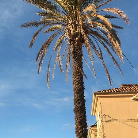 Гостевой дом Castel Pierre Lisse 3*