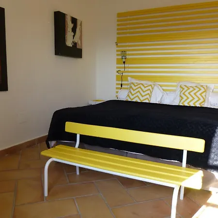 Castel Pierre Lisse Йер