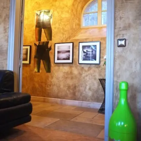 Гостевой дом Castel Pierre Lisse Йер