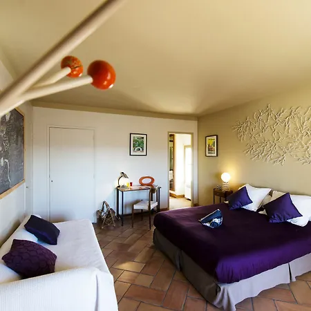 Castel Pierre Lisse 게스트하우스 3*