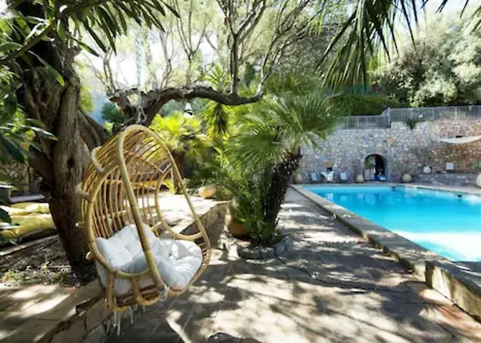 Castel Pierre Lisse 3* Hyères